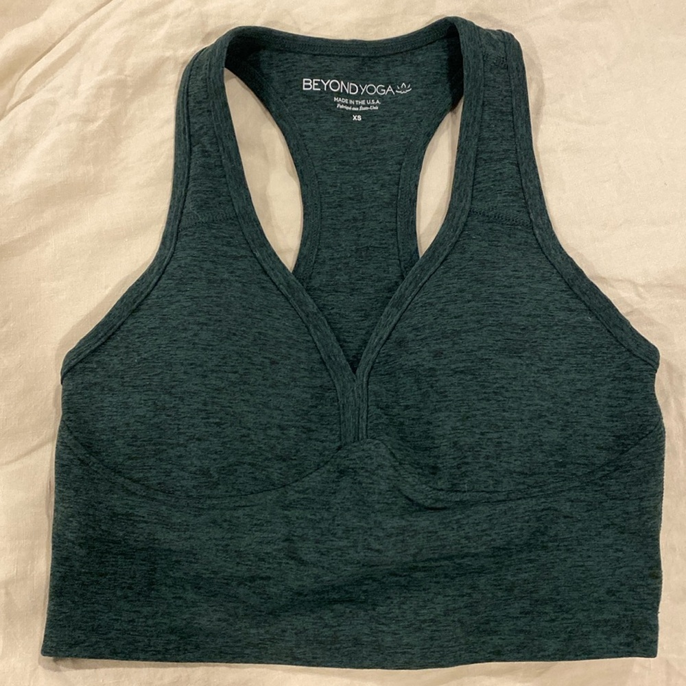 NWOT Beyond Yoga cropped top
